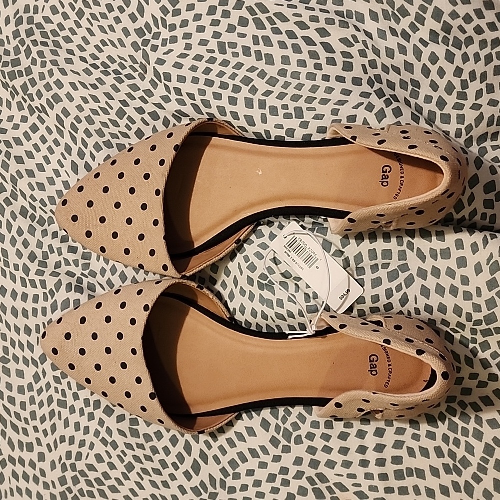 Gap Tan with Black Polka Dot Pointed Toe Ballet Flats